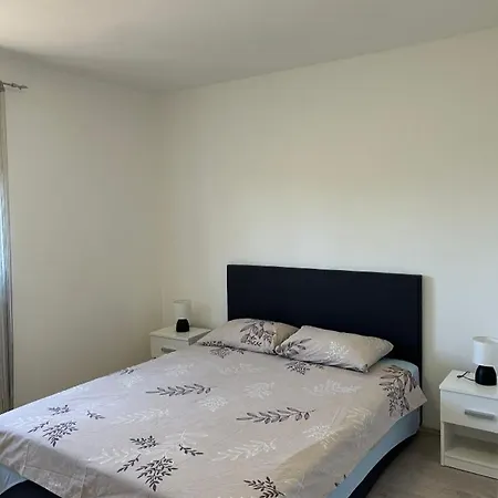 Kuca Dalmatina Apartment Maslenica